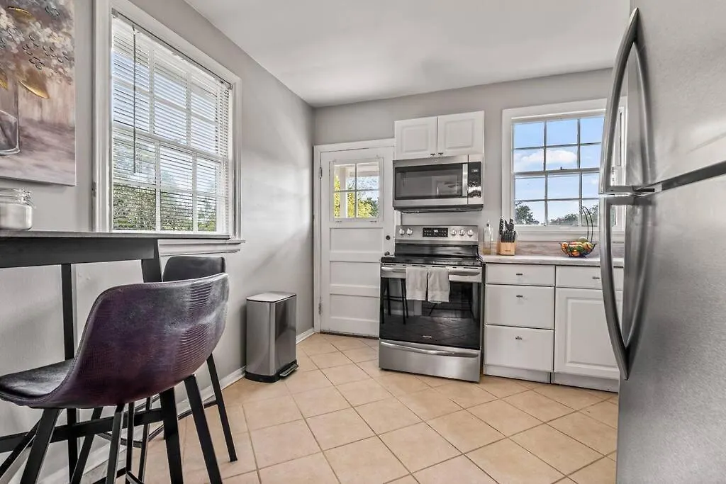 Apartment East Hill Retreat Near Beaches & Downtown Pensacola