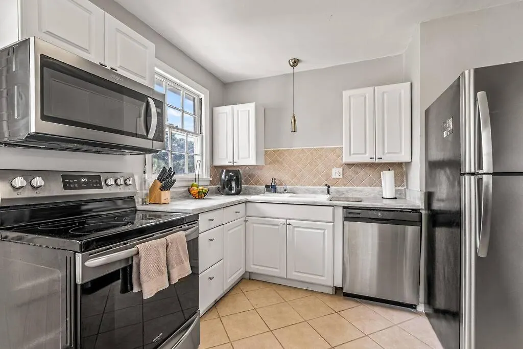 Apartment East Hill Retreat Near Beaches & Downtown Pensacola