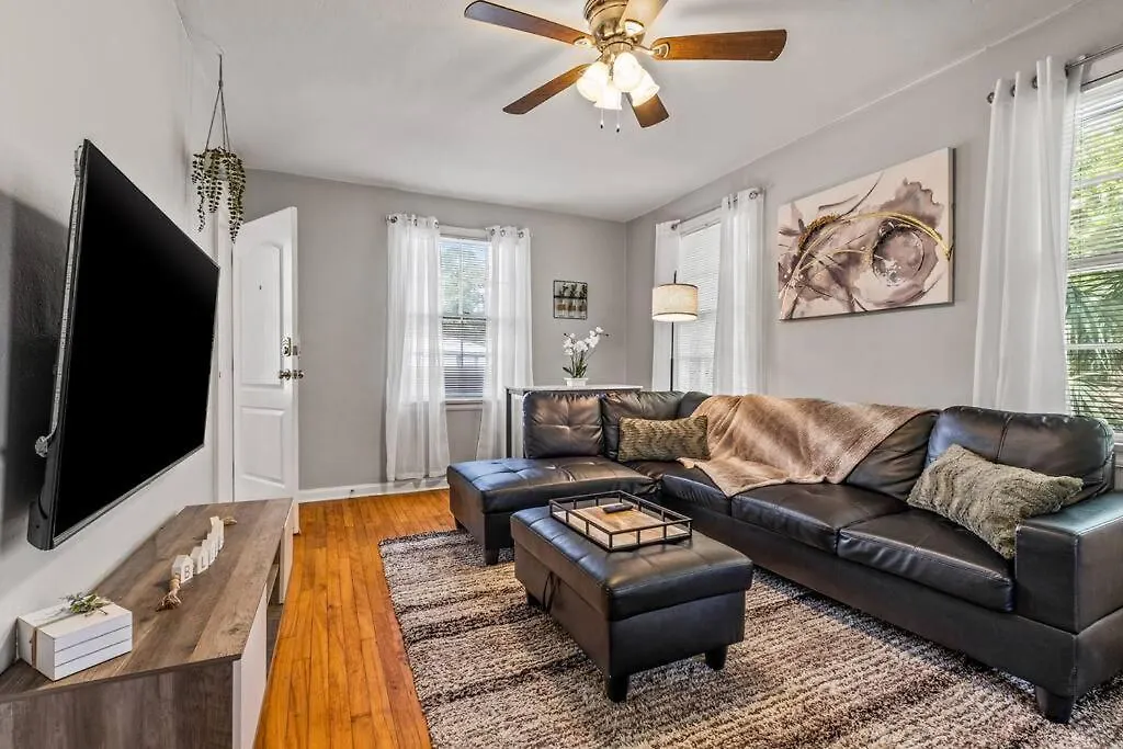 East Hill Retreat Near Beaches & Downtown Pensacola Apartment